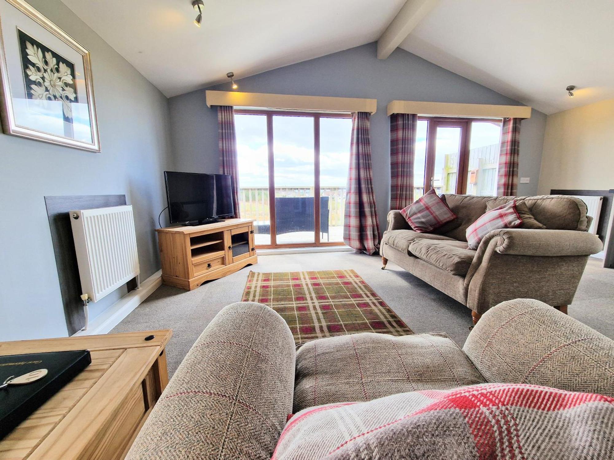 Ochil 10 With Private Hot Tub - Fife - Loch Leven - Lomond Hills Villa Kelty Kültér fotó